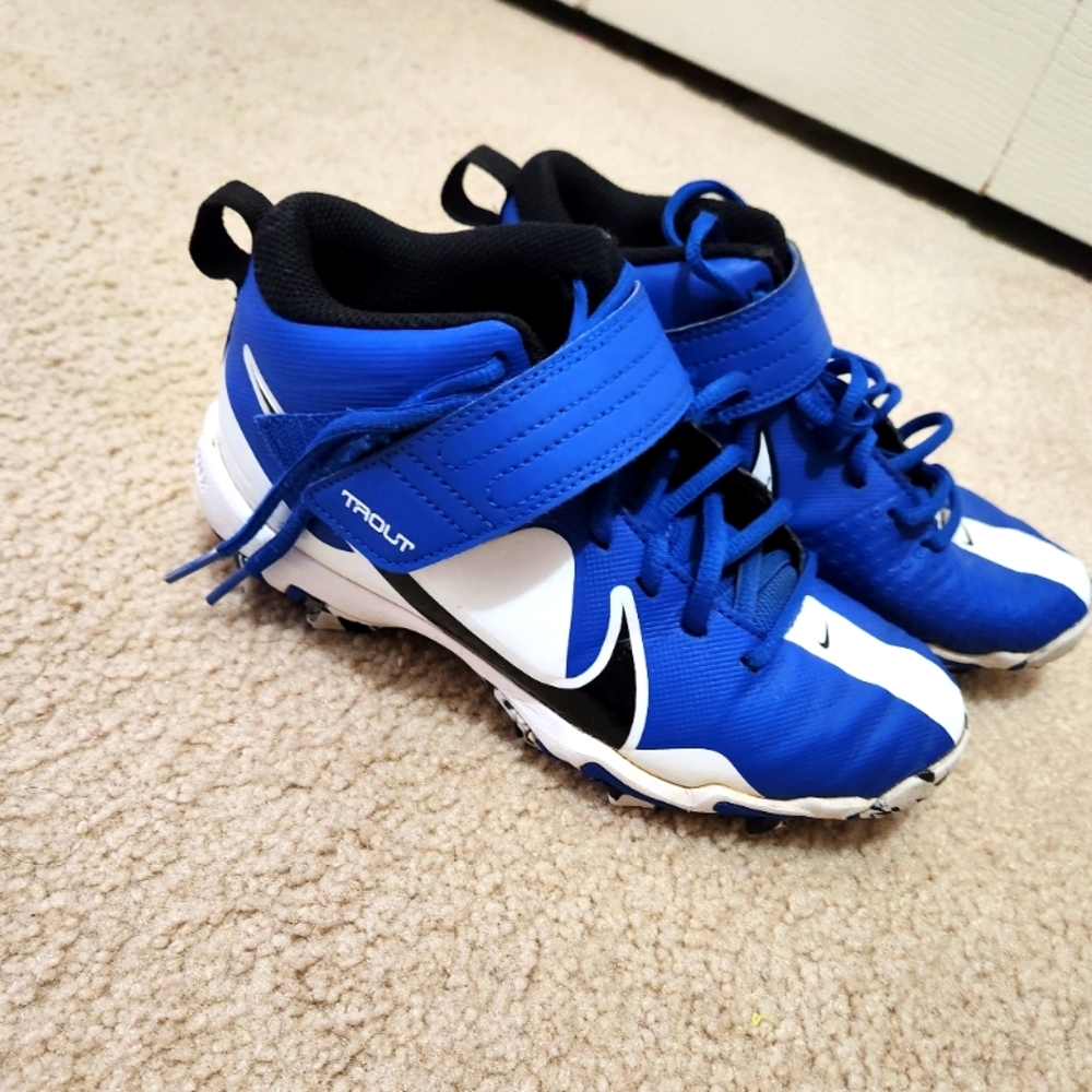 Boys baseball cleats